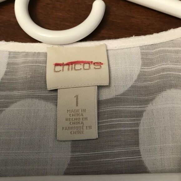 Chico's Textured Polka-Dot Cold-Shoulder Optic White Top Shirt Blouse Size 1 Med - Picture 5 of 9